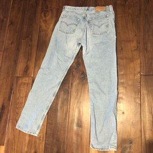 HIGH WAISTED  LIGHT WASH VINTAGE LEVIS